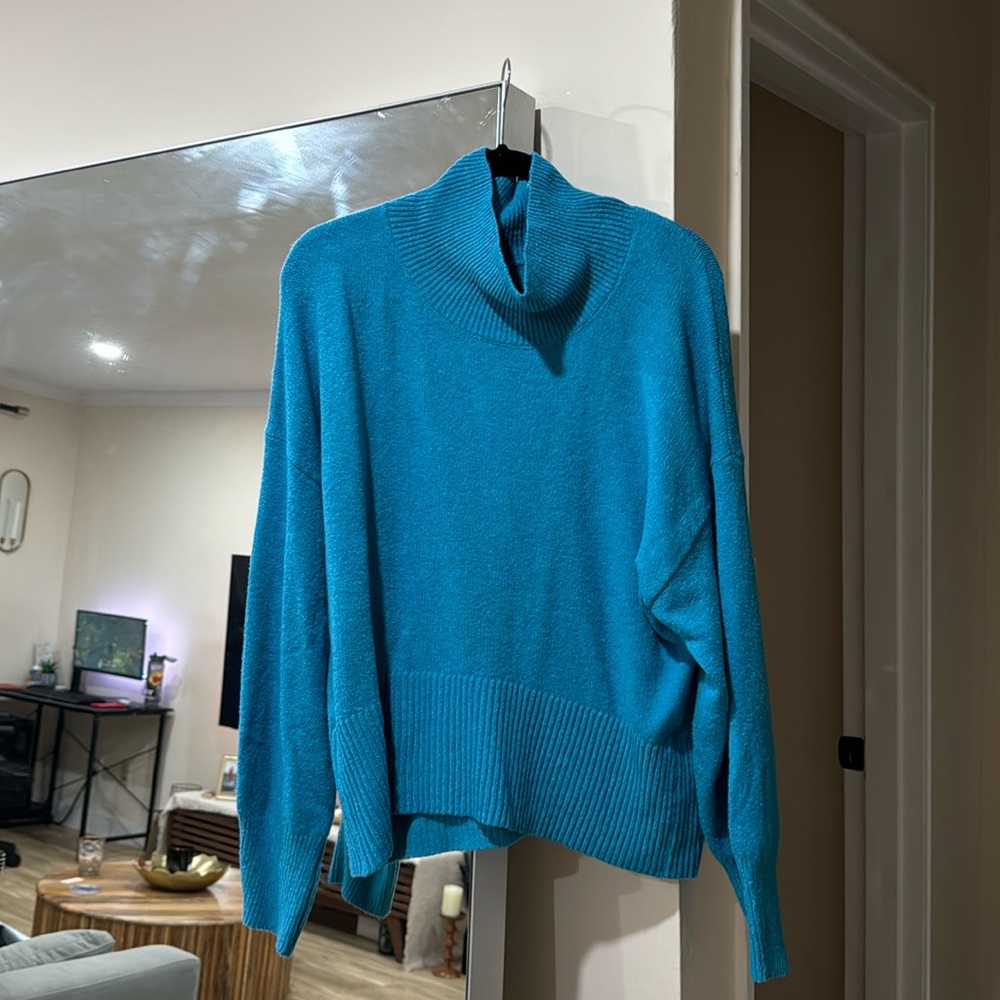 CHUNKY BLUE SWEATER